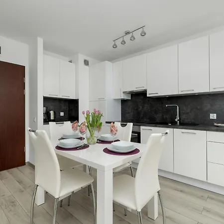 Funkcjonalne I Komfortowe Sun Seasons 24 W Kolobrzegu By Renters 아파트 *