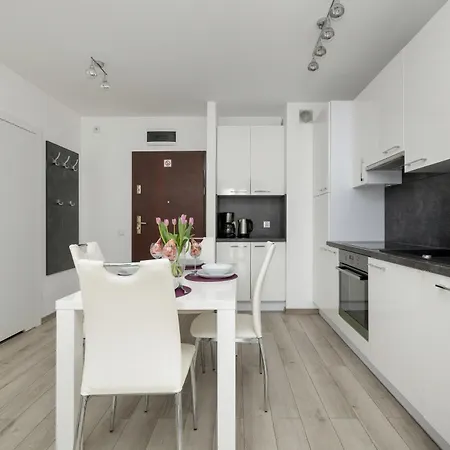 Apartament Funkcjonalne I Komfortowe Sun Seasons 24 W Kołobrzegu By Renters *