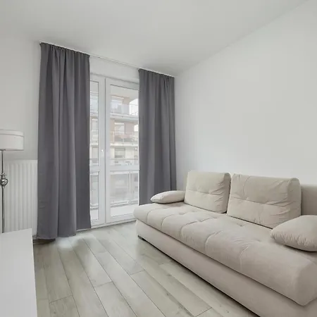 Funkcjonalne I Komfortowe Sun Seasons 24 W Kolobrzegu By Renters * コウォブジェク