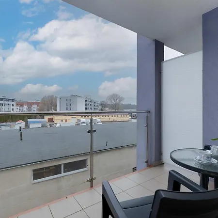 Apartament Funkcjonalne I Komfortowe Sun Seasons 24 W Kołobrzegu By Renters Kołobrzeg