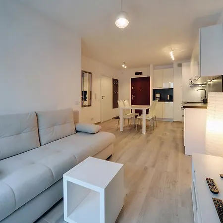 Funkcjonalne I Komfortowe Sun Seasons 24 W Kolobrzegu By Renters Колобжег